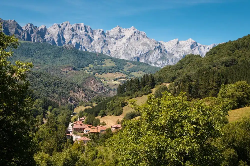 Requirements for holiday rental housing in Cantabria